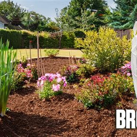 how brown mulch helps your garden